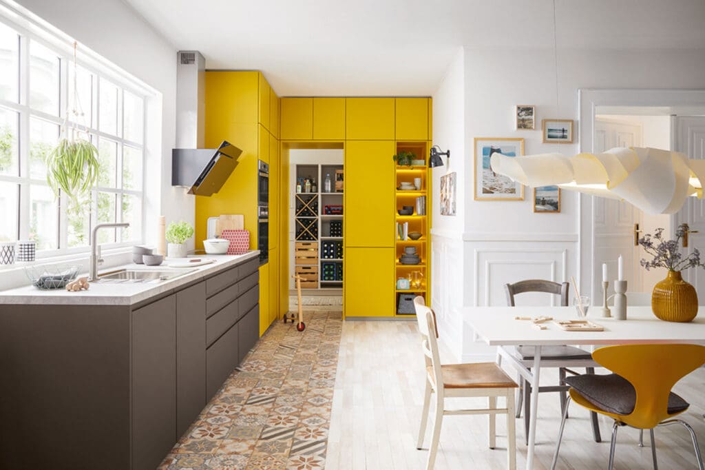 Open plan vs. closed kitchen layouts | MHK Kitchen Experts