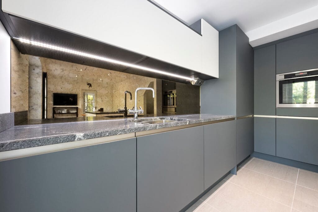 Handleless kitchen design  | MHK Kitchen Experts